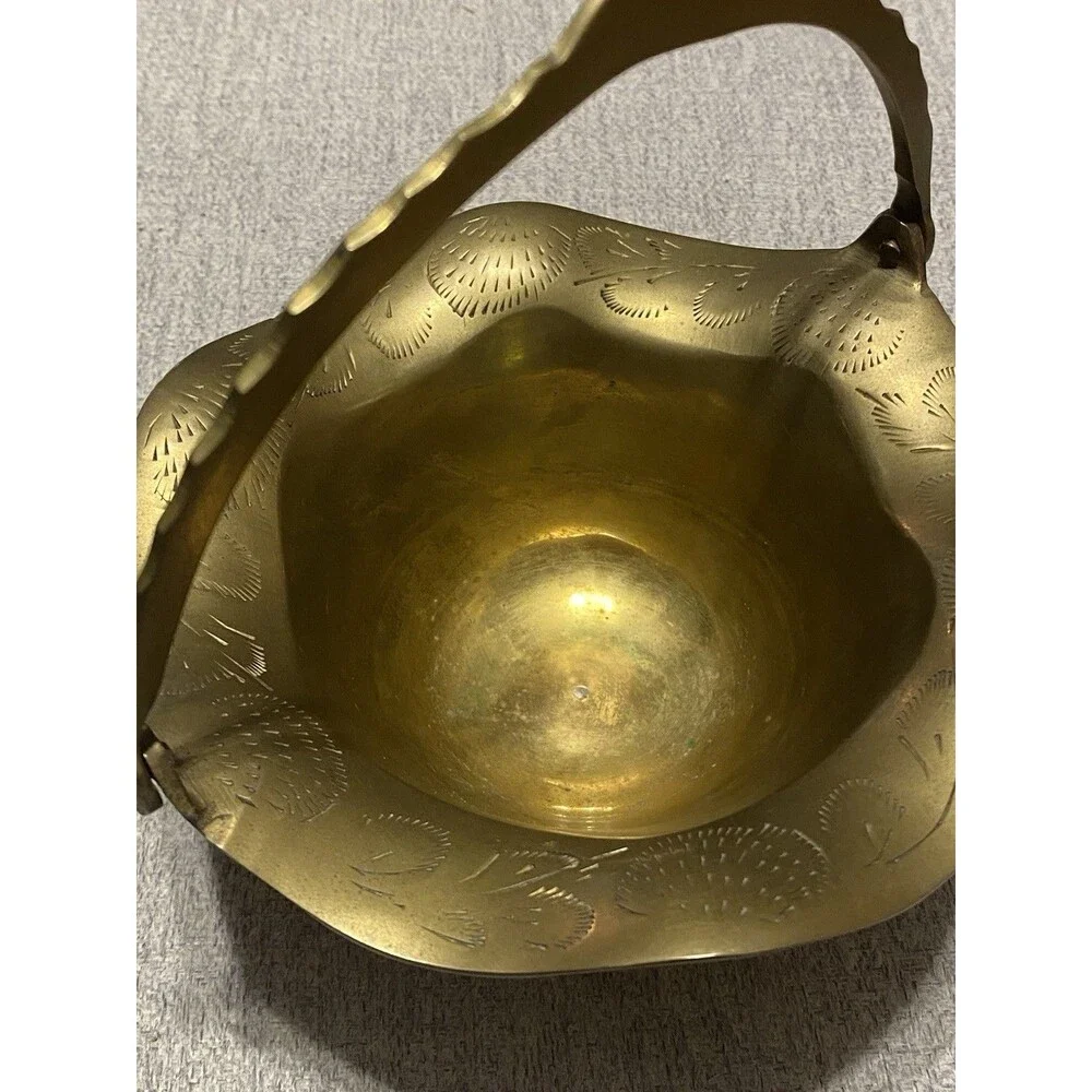 Vintage Brass Basket Ruffled Edge With Handle,  Trinket Dish, Ashtray, Decor